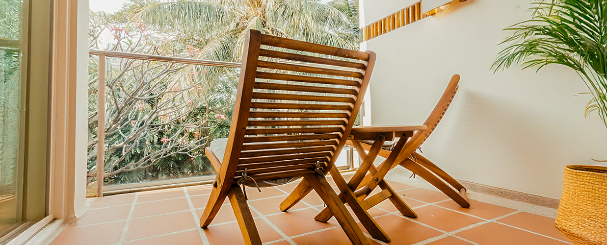 Lee más sobre el artículo Aliados de tus muebles de exterior: Esmaltes y Barnices